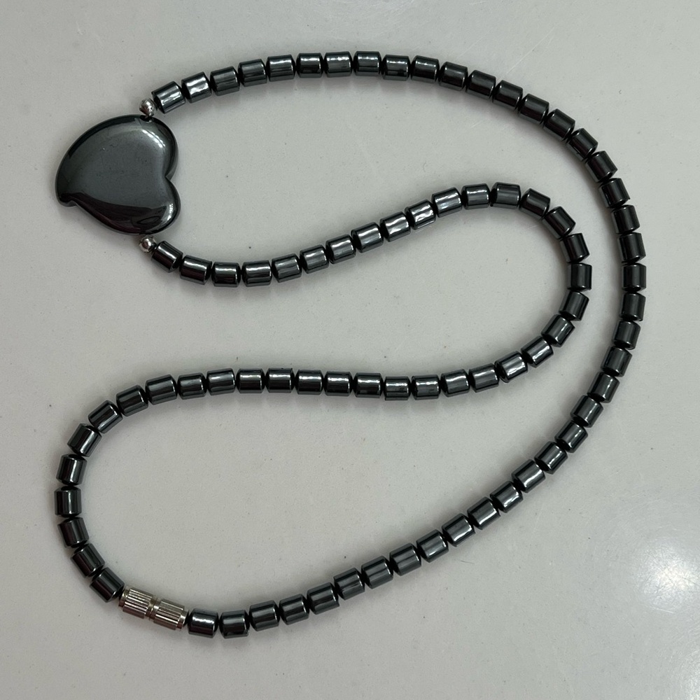 Hematite necklace with heart